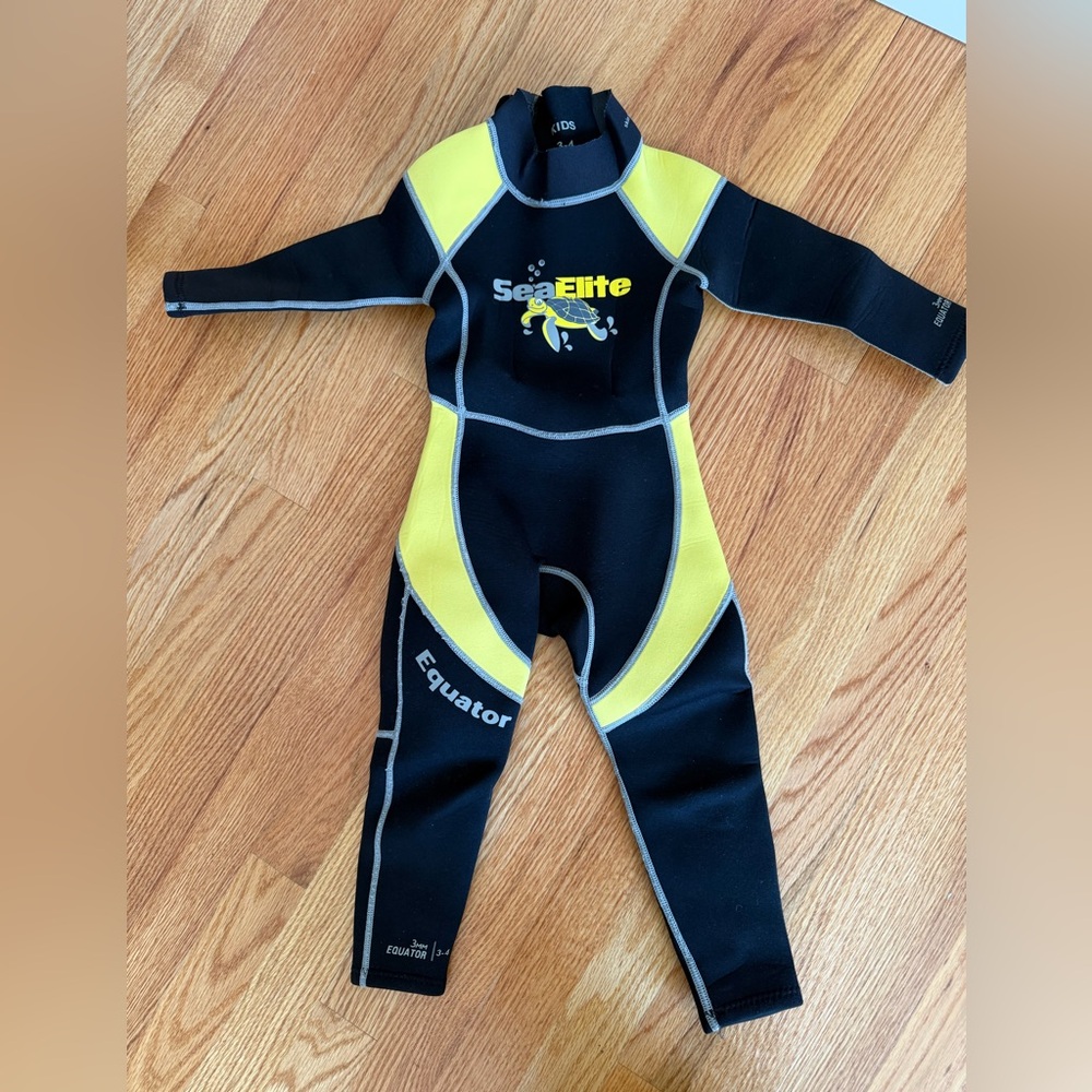 Kids 3mm Equator Wetsuit, size 3-4